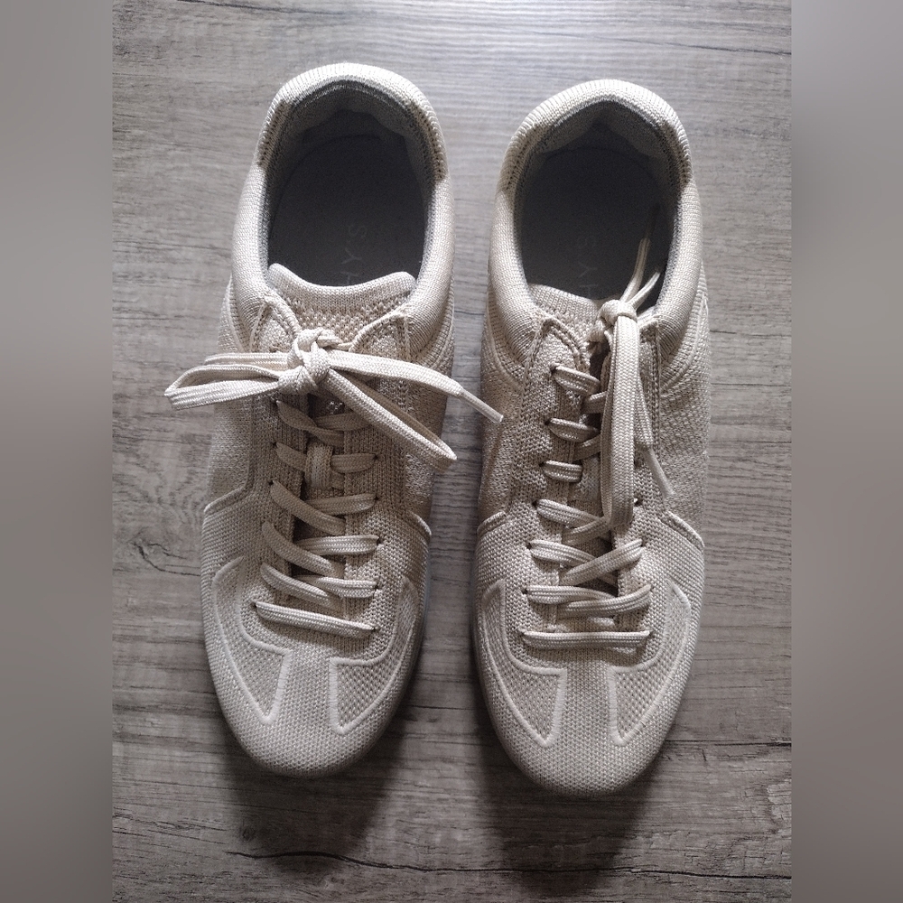 Rothy’s The RS01 Sneaker in Wheat Men’s Size 8 EUC